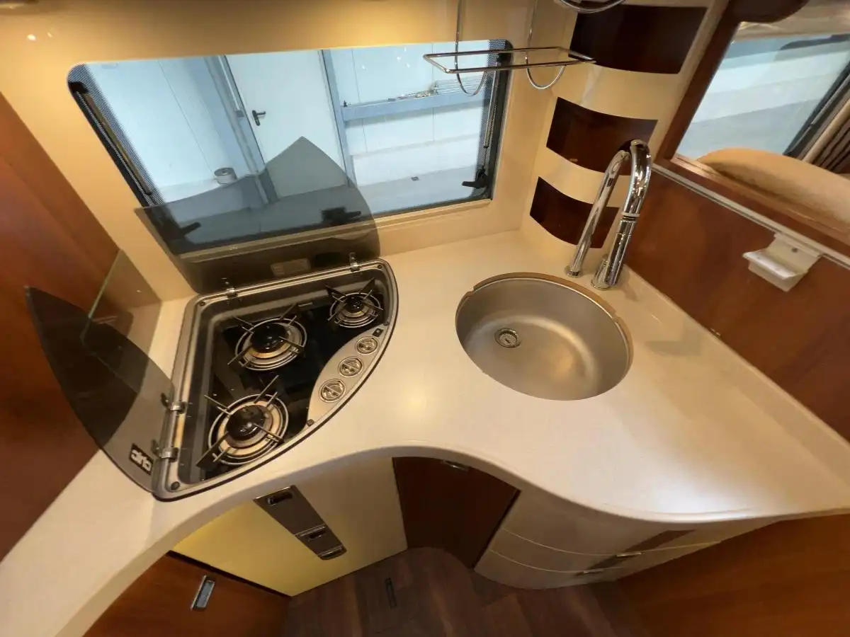 CARTHAGO Chic E-Line Yachting I 51 Aut. Einzelbetten Hubbett - Ansicht 15
